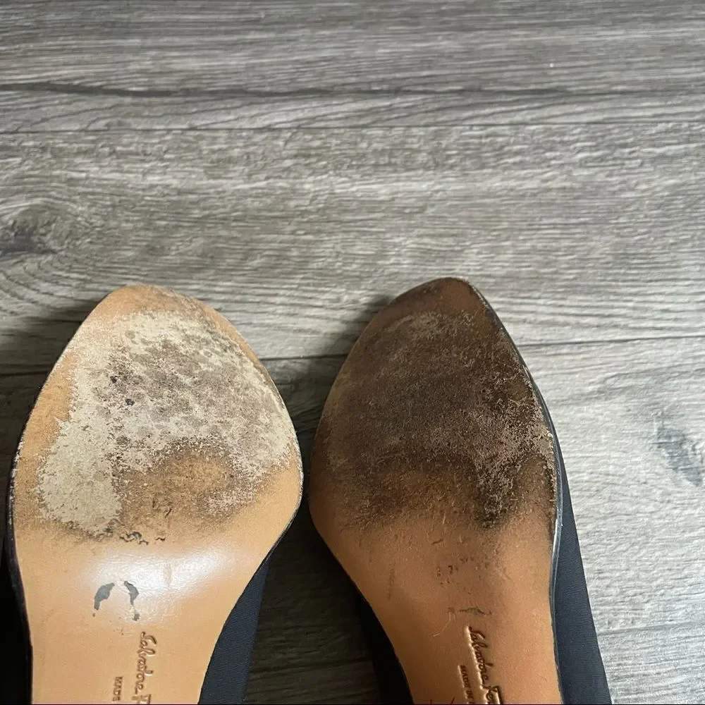 SALVATORE FERRAGAMO vintage Square Toe Pumps